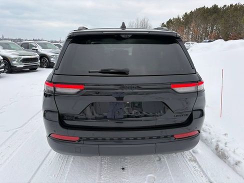 Used 2023 Jeep Grand Cherokee Limited w/ Luxury Tech Group II image 7