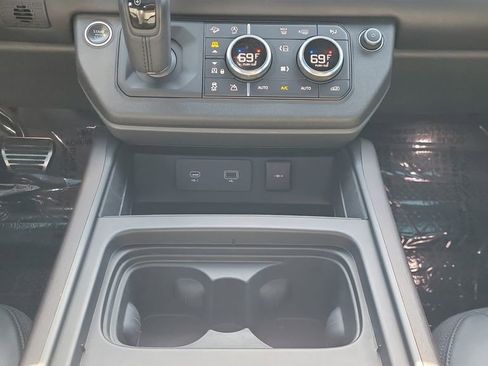 Used 2021 Land Rover Defender 110 X AWD/4WD image 16