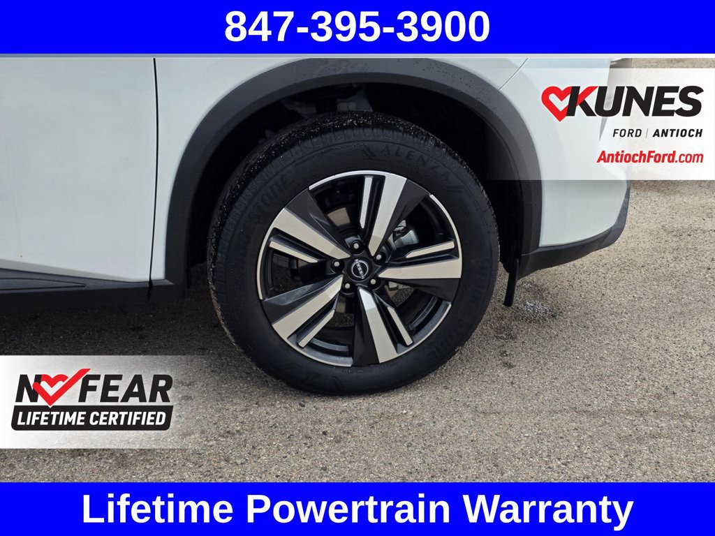 Used 2025 Nissan Rogue SL w/ SL Premium Package FWD image 13