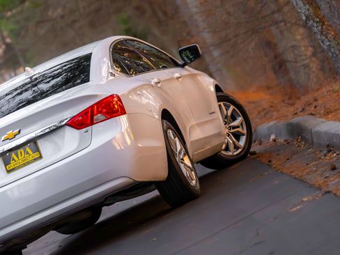 Used 2019 Chevrolet Impala LT image 26