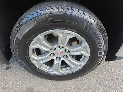 Used 2025 GMC Sierra 1500 SLT RWD image 10