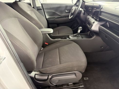 Used 2025 Hyundai Kona SEL image 29