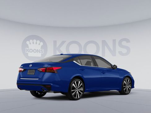 Used 2024 Nissan Altima 2.5 SR w/ SR Premium Package FWD image 4