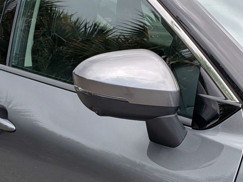 Used 2026 Nissan Rogue SL FWD image 9