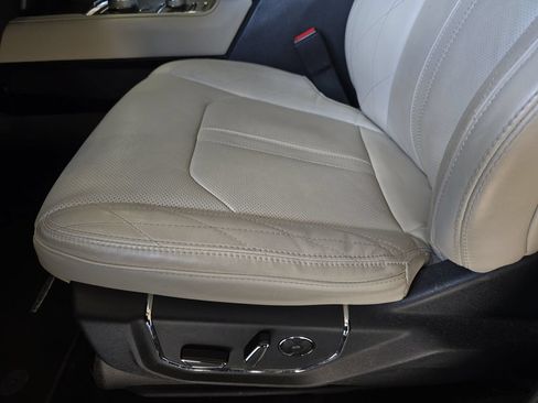 Used 2021 Ford Expedition Max Platinum AWD/4WD image 30