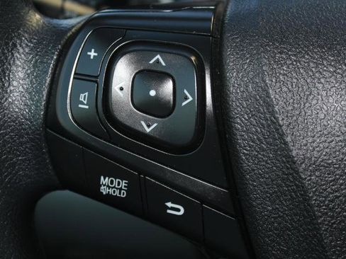 Used 2016 Toyota Camry LE image 23