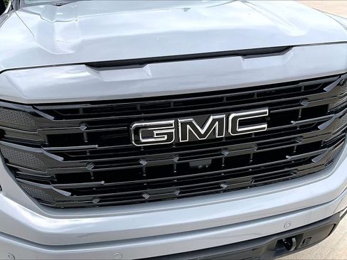 Used 2024 GMC Sierra 1500 Elevation w/ Elevation Premium Package AWD/4WD image 29