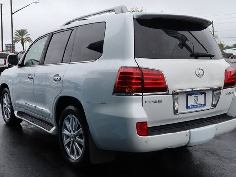 Used 2010 Lexus LX 570 4WD w/ Preferred Accessory Package image 3