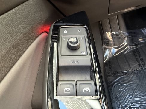 Used 2023 Volkswagen ID.4 Pro S image 26