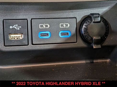 Used 2022 Toyota Highlander XLE image 10