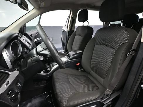 Used 2019 Dodge Journey SE FWD image 20