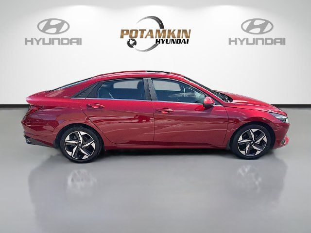 Used 2023 Hyundai Elantra Limited FWD image 4