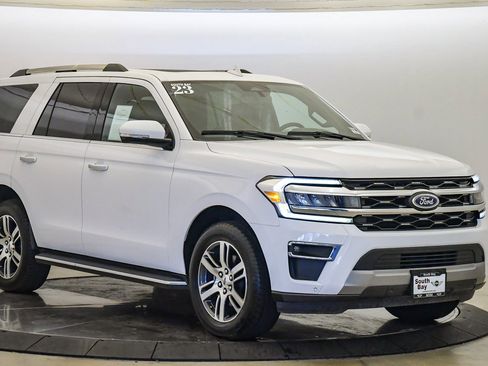 Used 2023 Ford Expedition Limited image 6