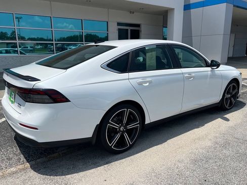 Used 2024 Honda Accord Sport image 4