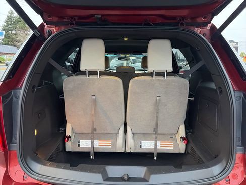 Used 2014 Ford Explorer XLT w/ Equipment Group 202A image 9