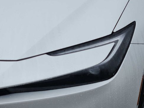 Used 2023 Toyota Prius XLE image 9