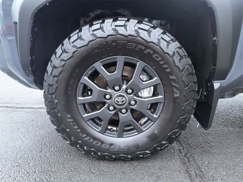 Used 2025 Toyota 4Runner SR5 image 10