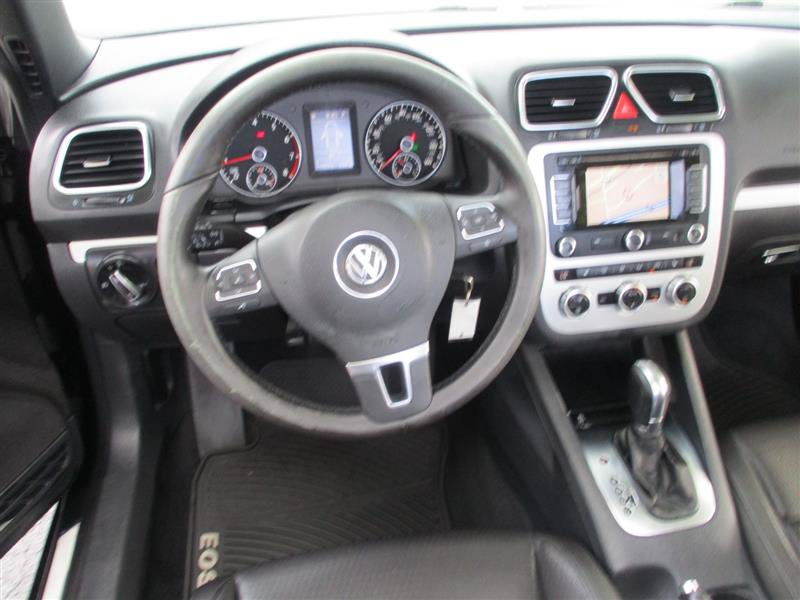 Used 2014 Volkswagen Eos Komfort FWD image 13