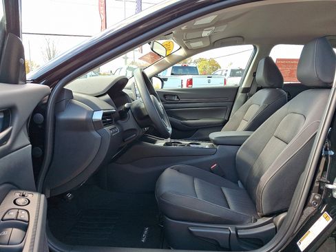 Certified 2025 Nissan Altima 2.5 S image 13