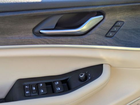 New 2026 Jeep Grand Cherokee Limited RWD image 11