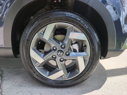 Used 2026 Hyundai Venue SEL FWD image 13