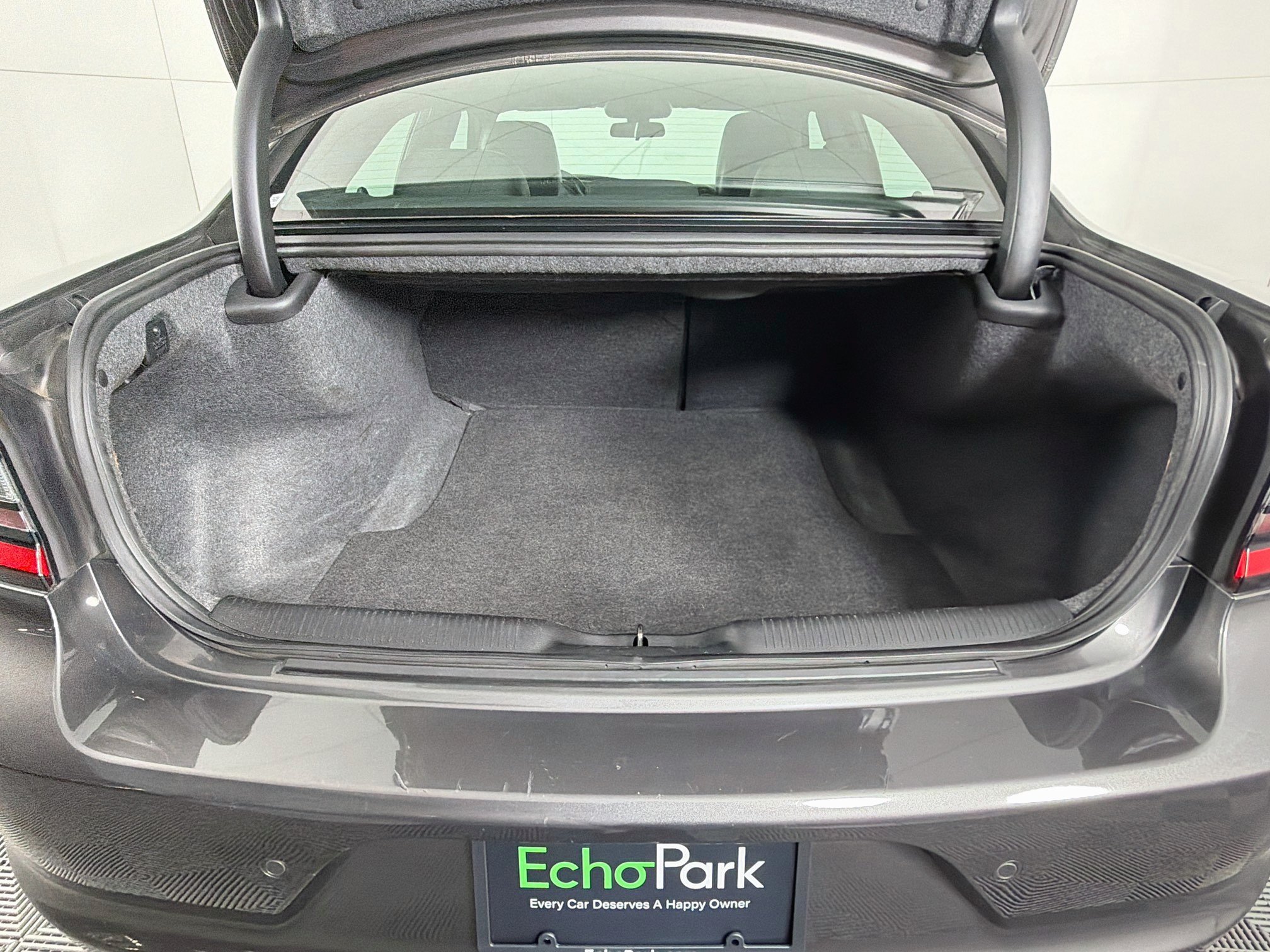 Used 2021 Dodge Charger SXT w/ Leather Interior Group RWD image 28