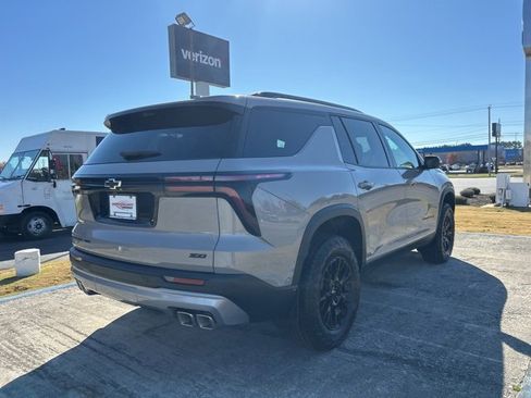 New 2026 Chevrolet Traverse Z71 w/ Enhanced Driving Package image 3
