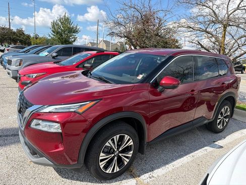 Used 2021 Nissan Rogue SV FWD image 2