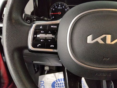 Used 2022 Kia Sorento LX image 13