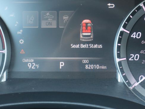 Used 2022 Toyota Highlander XLE AWD/4WD image 27