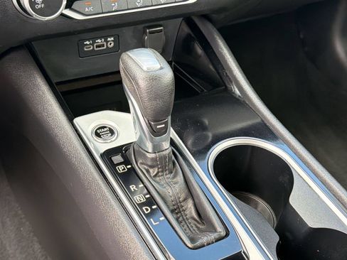 Used 2024 Nissan Altima 2.5 SV FWD image 16