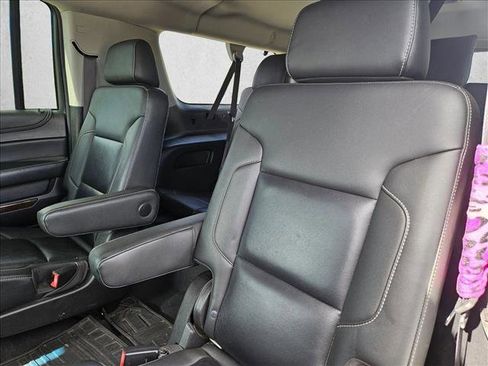 Used 2019 Chevrolet Suburban LT image 12