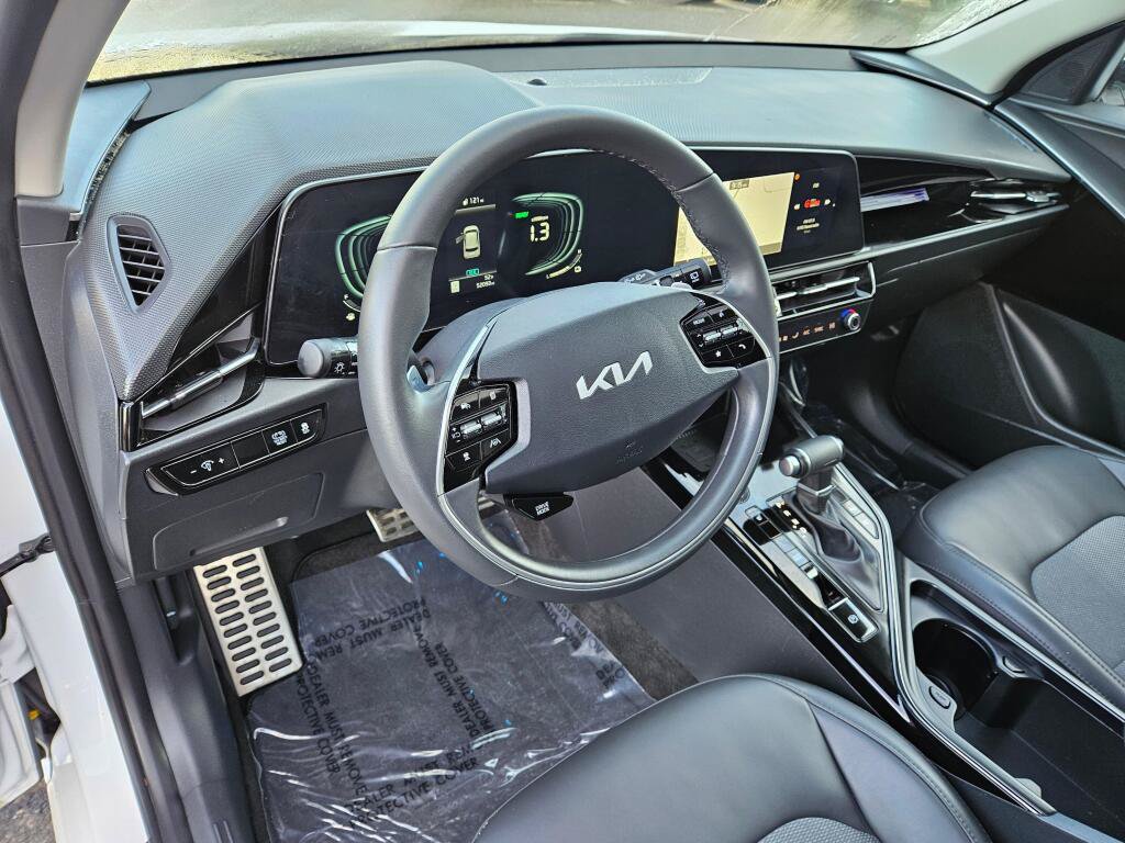 Used 2025 Kia Niro EX Touring FWD image 20