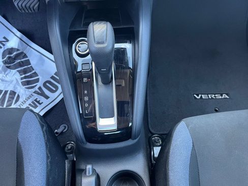 Used 2025 Nissan Versa SV FWD image 37