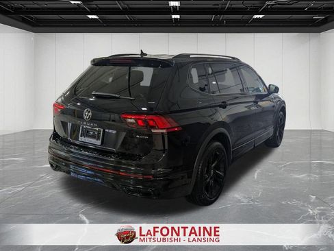 Used 2024 Volkswagen Tiguan SE R-Line image 5