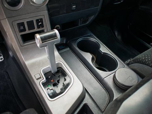 Used 2010 Toyota Tundra 4x4 Double Cab image 23