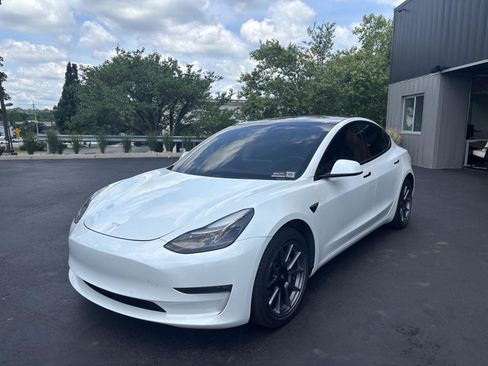 Used 2022 Tesla Model 3 Long Range AWD/4WD image 5