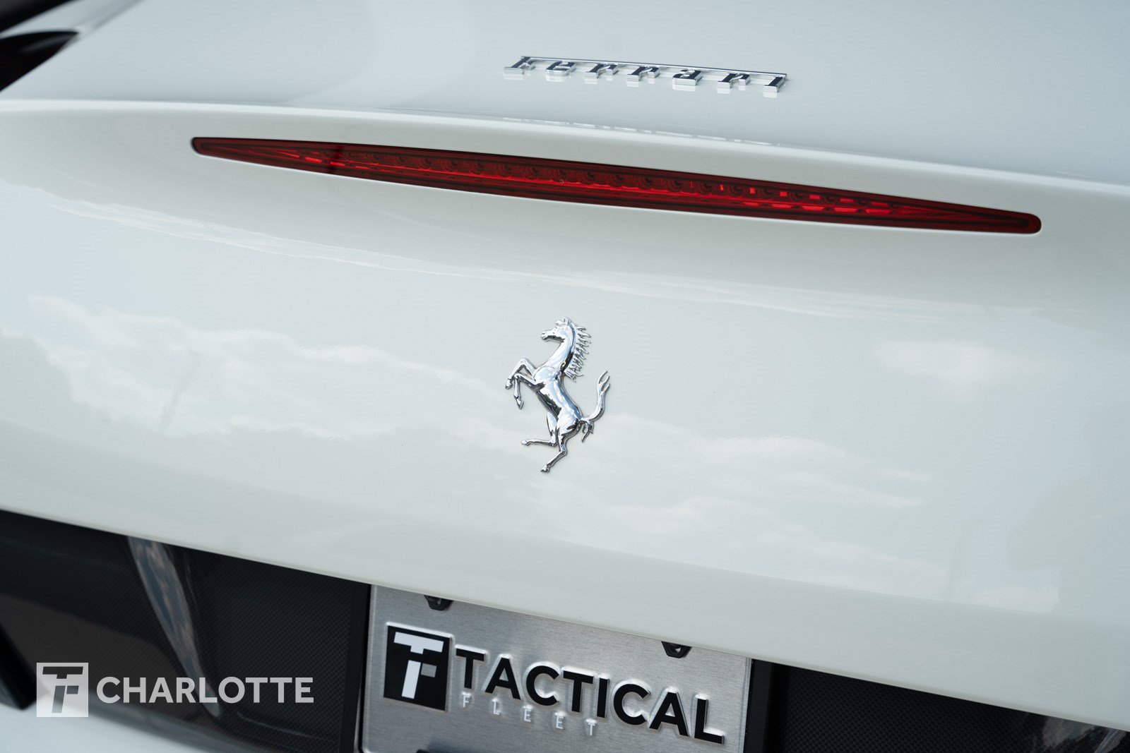 Used 2014 Ferrari California RWD image 17