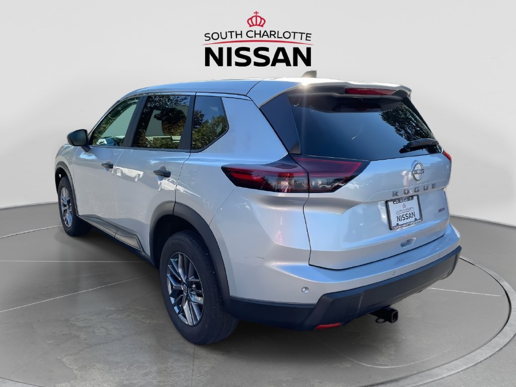 Used 2025 Nissan Rogue S AWD/4WD image 4