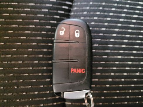 Used 2020 Dodge Journey SE image 32