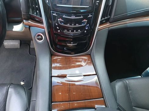 Used 2020 Cadillac Escalade ESV Luxury RWD image 12
