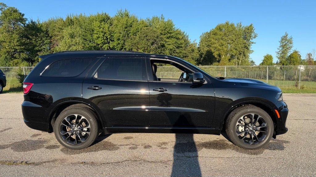 Used 2023 Dodge Durango R/T AWD/4WD image 10