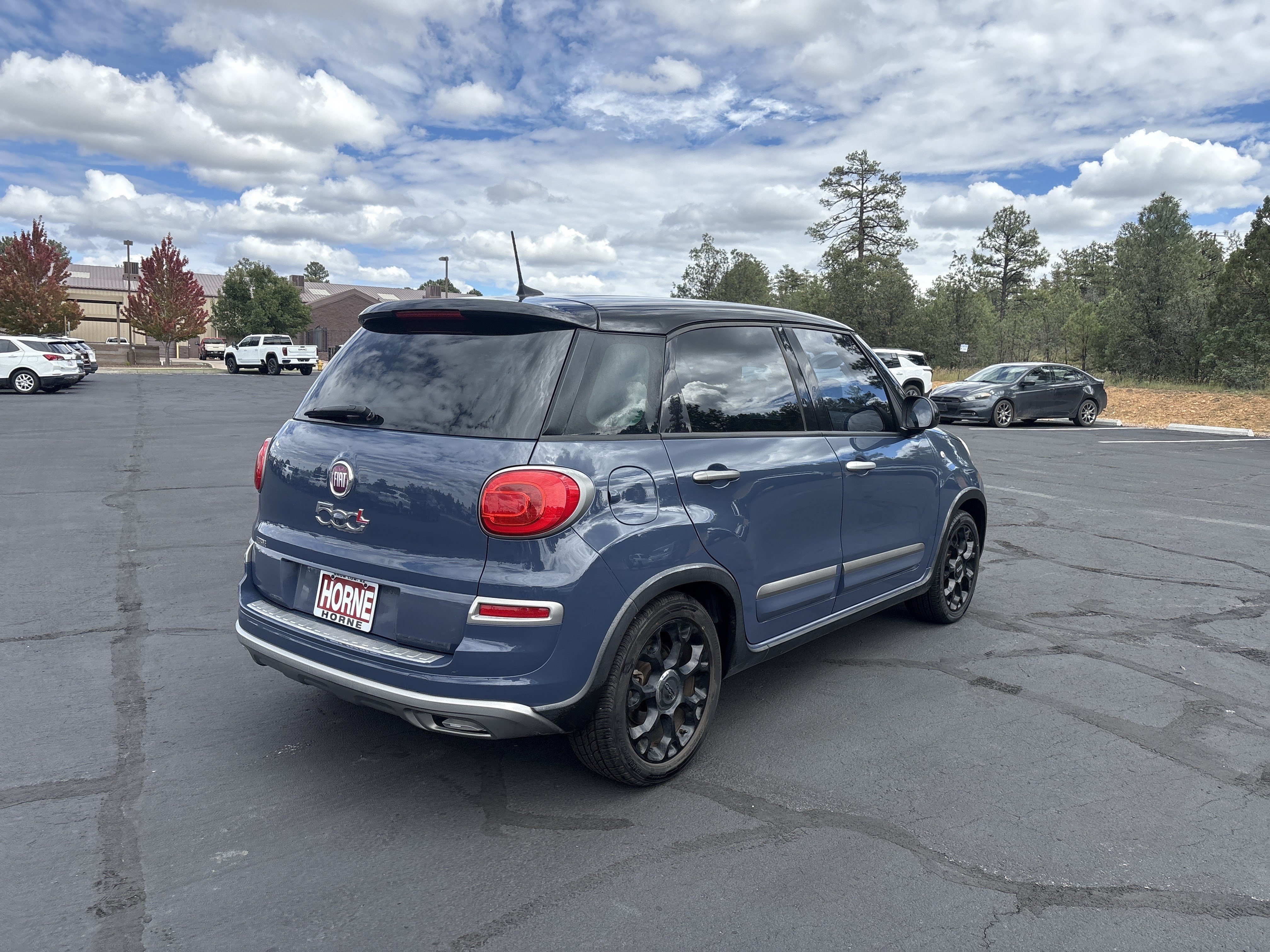 Used 2018 FIAT 500L Trekking w/ Urbana Appearance Package FWD image 4