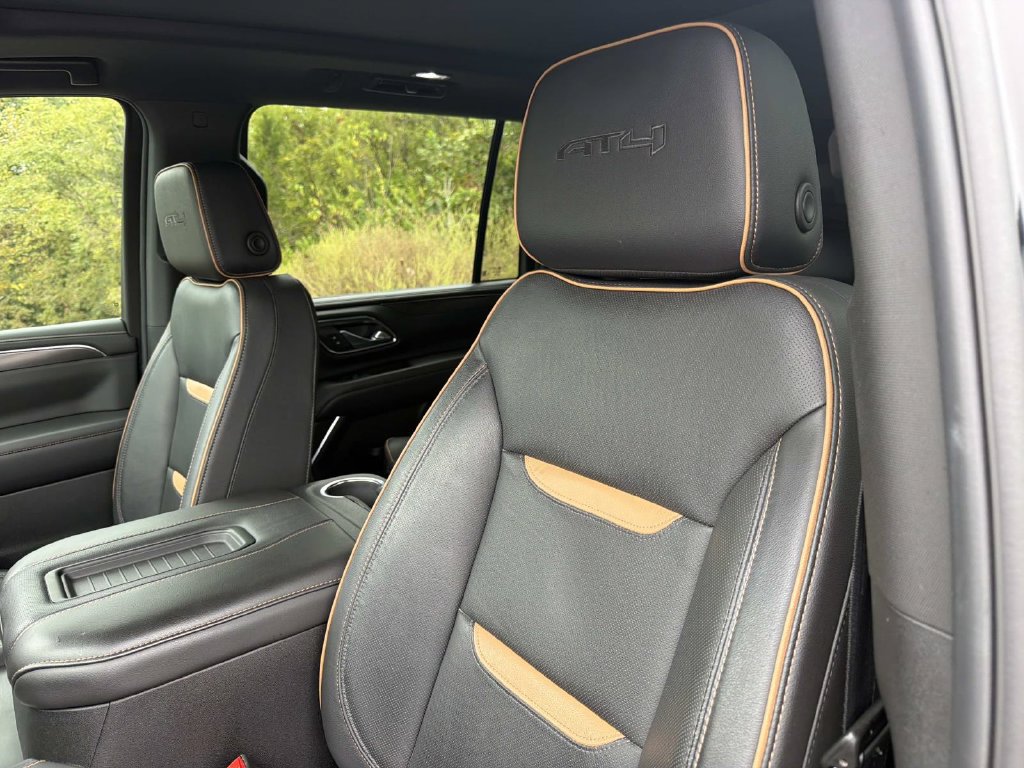 Used 2024 GMC Yukon XL AT4 w/ AT4 Premium Plus Package AWD/4WD image 24