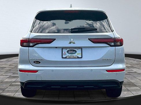 Used 2024 Mitsubishi Outlander ES AWD/4WD image 7