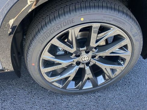 New 2026 Toyota Crown Signia w/ Advanced Technology Package AWD/4WD image 9