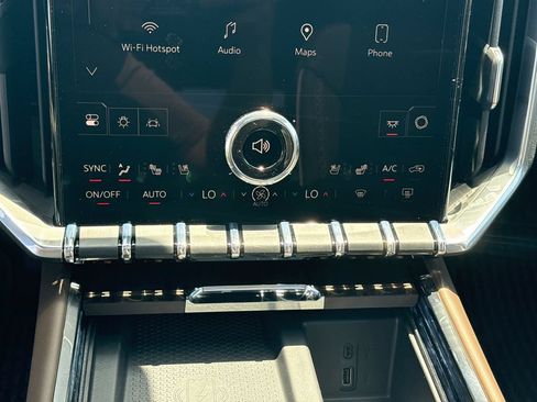 New 2026 GMC Acadia Denali Ultimate AWD/4WD image 24