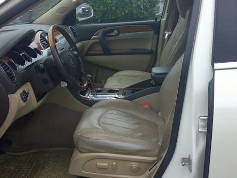 Used 2008 Buick Enclave CXL w/ Entertainment Package #3 image 5