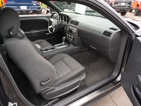 Used 2009 Dodge Challenger R/T RWD image 25