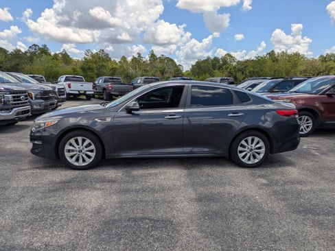 Used 2017 Kia Optima LX FWD image 7